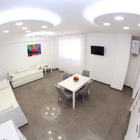 Mondo Suites Apartments Naples Exterior photo